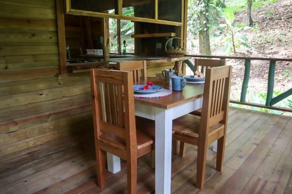 Jungle Beach 2 Bedroom Cottage ボカス・タウン エクステリア 写真