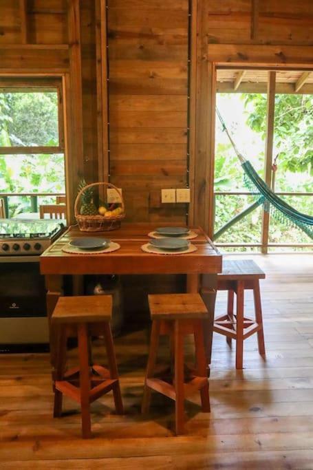 Jungle Beach 2 Bedroom Cottage ボカス・タウン エクステリア 写真